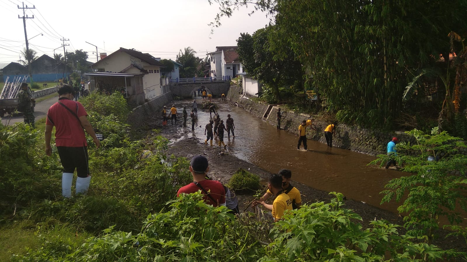Karya Bakti Pembersihan Sungai di Sungai Laban, Dusun Laban , Desa Labruk Lor